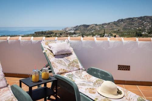 Casa Alborán with Jacuzzi, Billiard, BBQ and Sea View