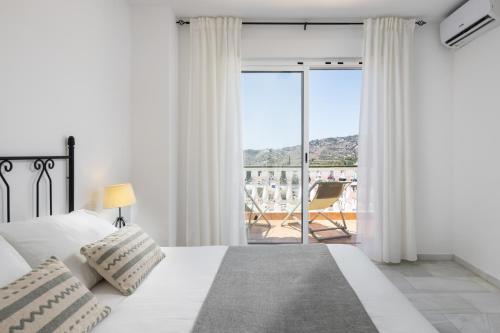 Casa Alborán with Jacuzzi, Billiard, BBQ and Sea View