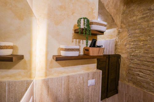 Charming Private Underground Roman Retreat Self Check-In B