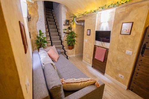 Charming Private Underground Roman Retreat Self Check-In B