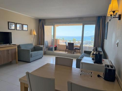 Studio vue mer · Piscine · Plage à 3 min