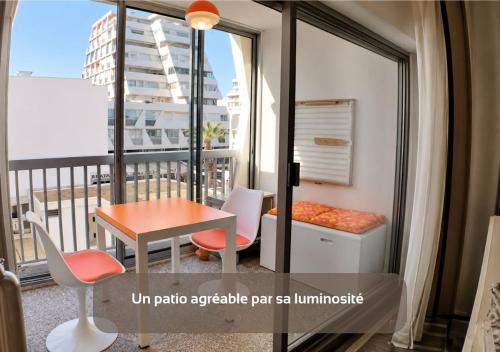 LE SEVENTIE'S - CLIM - WIFI - PLAGE à 2 MIN - CENTRE