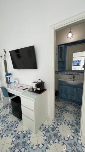 Marina Rooms
