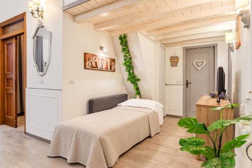 Santa Croce Home - 2BR - Private Courtyard