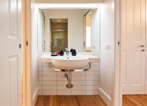 The David Signature - Spacious 2BR & 2BA - 5 min to Duomo