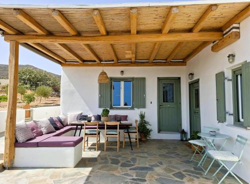 The old barn, Naousa Paros
