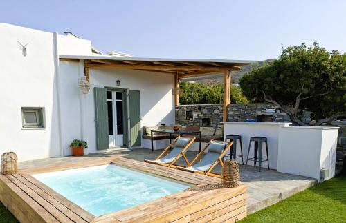 The old barn, Naousa Paros