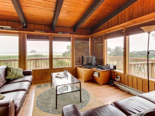 Arnold Beach House - Upper Level – Photos 4