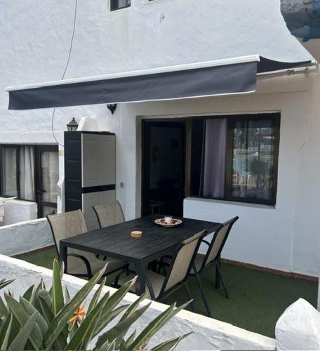 La Casita Blanca