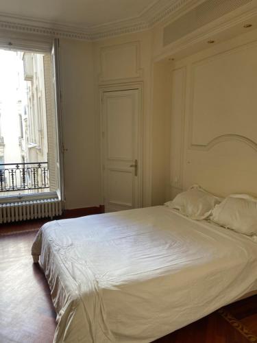 Suite Royale Montaigne
