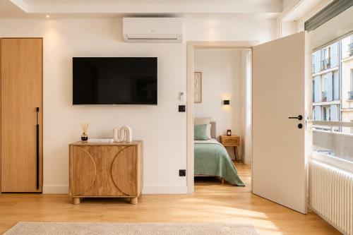 1 bedroom exceptional terrace Coeur Presqu'île