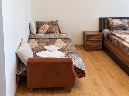 Budget 1BR Apt, 3 Min Enkplatz, 9 Min City Center
