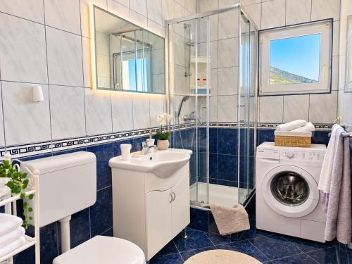 Apartments Ivka Bol - Direct Sea View
