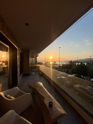 "Naias"seaside residence in the port of Piraeus-entire holiday home