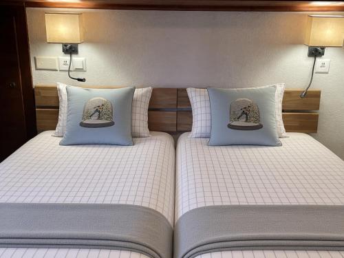 Avouitzons Medran Apartments - Ski-in Ski-out 30 meters from Medran lift and 40 meters from W Hotel