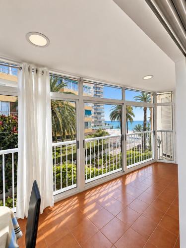 La Gavina, Beachfront Apartment Benidorm