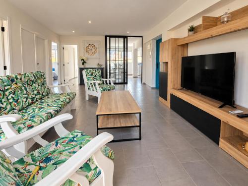 Exclusive oceanfront penthouse