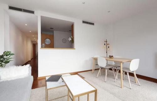 Luxury Central Vienna Apartment - Steps from Stephansplatz