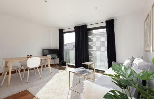 Luxury Central Vienna Apartment - Steps from Stephansplatz