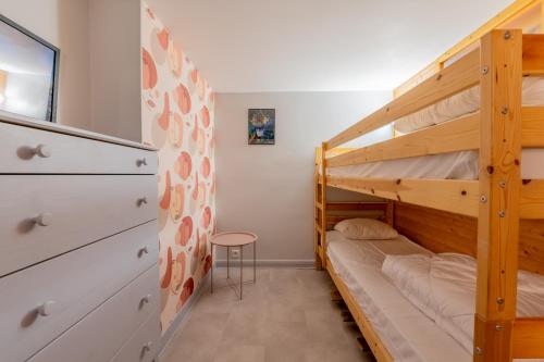 Grand Roc C319 from Slopes 280m, View, Parking & WiFi - Happy Rentals