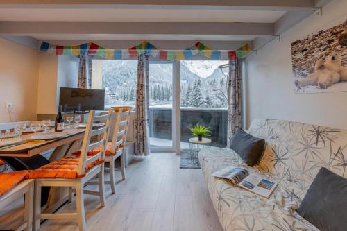 Grand Roc C319 from Slopes 280m, View, Parking & WiFi - Happy Rentals