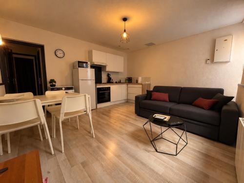 Le Patio des Capucins - Terrasse privée & climatisée - Proche de la cité médiévale