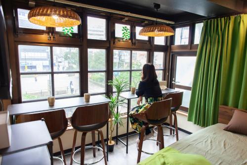 Bamboo Glow Nook-Panoramic Town Square View! Easy Access to Haneda & Central Tokyo