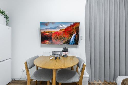 Fully renovated, 10 mins walk from Nishi-Shinjuku-Gochome Station, Good access to Shinjuku and Harajuku, For up to 7 people