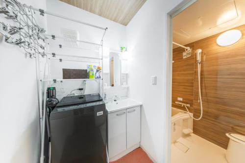 Fully renovated, 10 mins walk from Nishi-Shinjuku-Gochome Station, Good access to Shinjuku and Harajuku, For up to 7 people