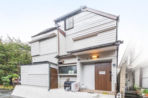 Fully renovated, 10 mins walk from Nishi-Shinjuku-Gochome Station, Good access to Shinjuku and Harajuku, For up to 7 people
