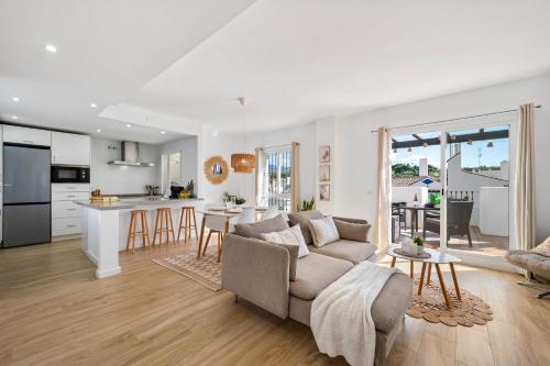 146-Charming 2-Bedroom Penthouse, Marbella-Close to Puerto Banus
