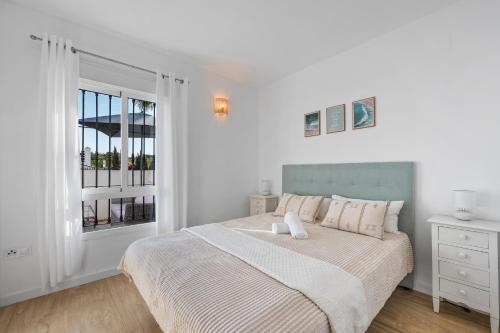 146-Charming 2-Bedroom Penthouse, Marbella-Close to Puerto Banus