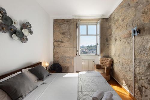 Fontainhas & Balcony Stone