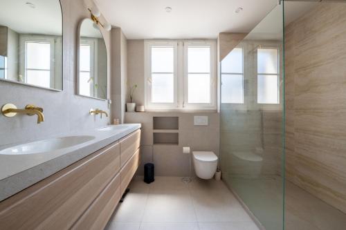 Bright and Spacious 1BDR in Central Paris
