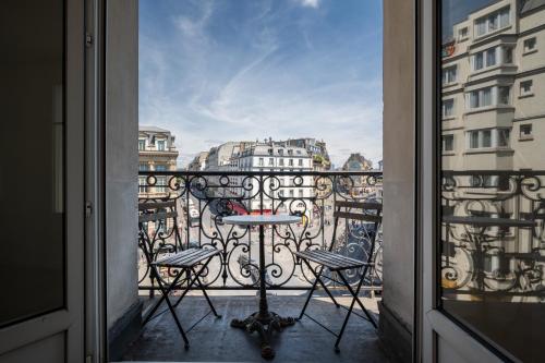 Bright and Spacious 1BDR in Central Paris