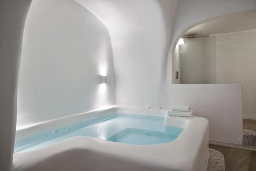 Katikies Santorini - The Leading Hotels Of The World