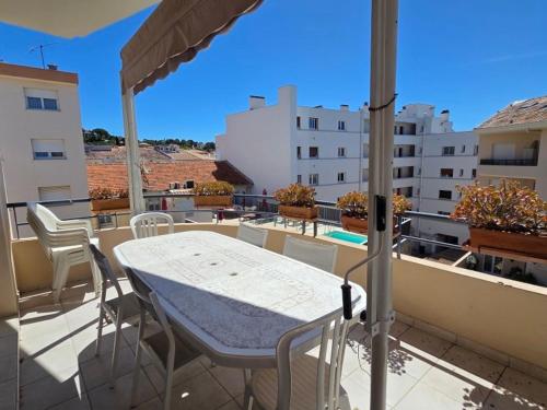 Appartement 3 pièces climatisé avec terrasse et parking, centre-ville Sainte-Maxime