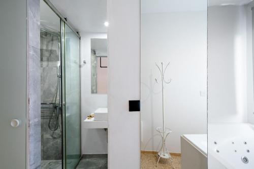 Dema Luxury Suites - Perikleous E8