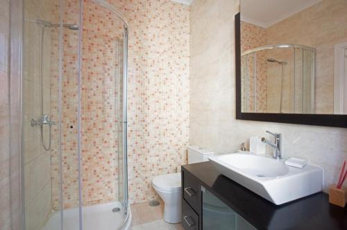 Renovated cosy 1Bedroom Apartment in Santos