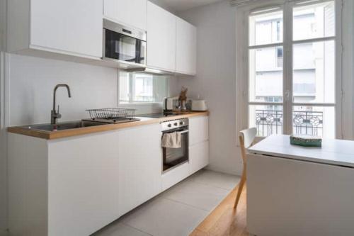 Airy and Stylish 1BD Flat ile Saint-Louis