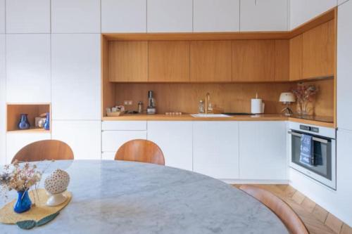 Modern Rustic-style Apartment 7th arrondissement!