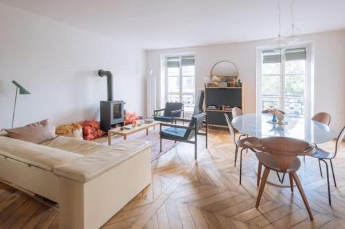 Modern Rustic-style Apartment 7th arrondissement!