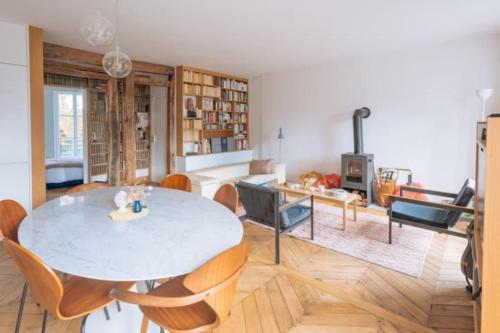 Modern Rustic-style Apartment 7th arrondissement!