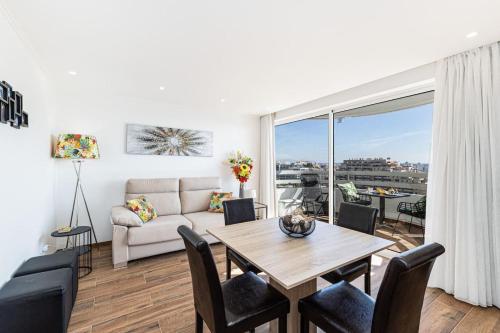 Torre Verde | Sea View, Pool & AC