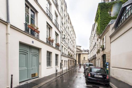 Modern Apartment in the Heart of the Marais