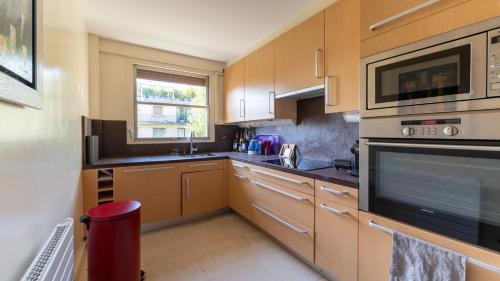 Spacious 3BD Family Apartment Auteuil