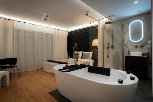Studio Lux Cannes - Suite premium avec baignoire ilot, plage a 2 min, Palais des festivals à 15 min