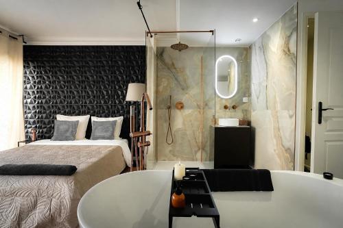 Studio Lux Cannes - Suite premium avec baignoire ilot, plage a 2 min, Palais des festivals à 15 min