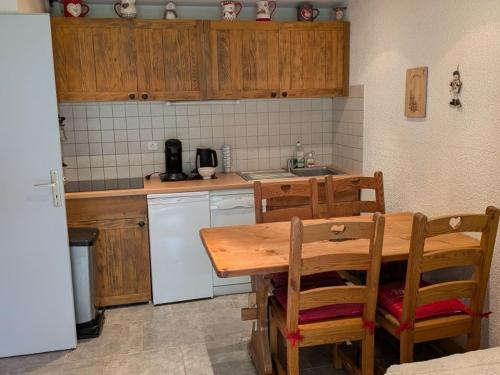 Appartement Cosy aux Gets - 4 pers, Balcon, Parking Privé, Proche Télécabines et Centre