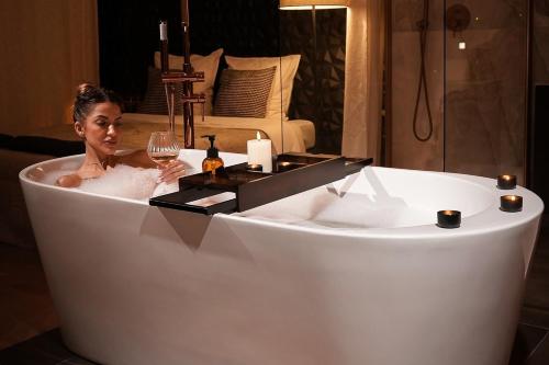 Studio Lux Cannes - Suite premium avec baignoire ilot, plage a 2 min, Palais des festivals à 15 min